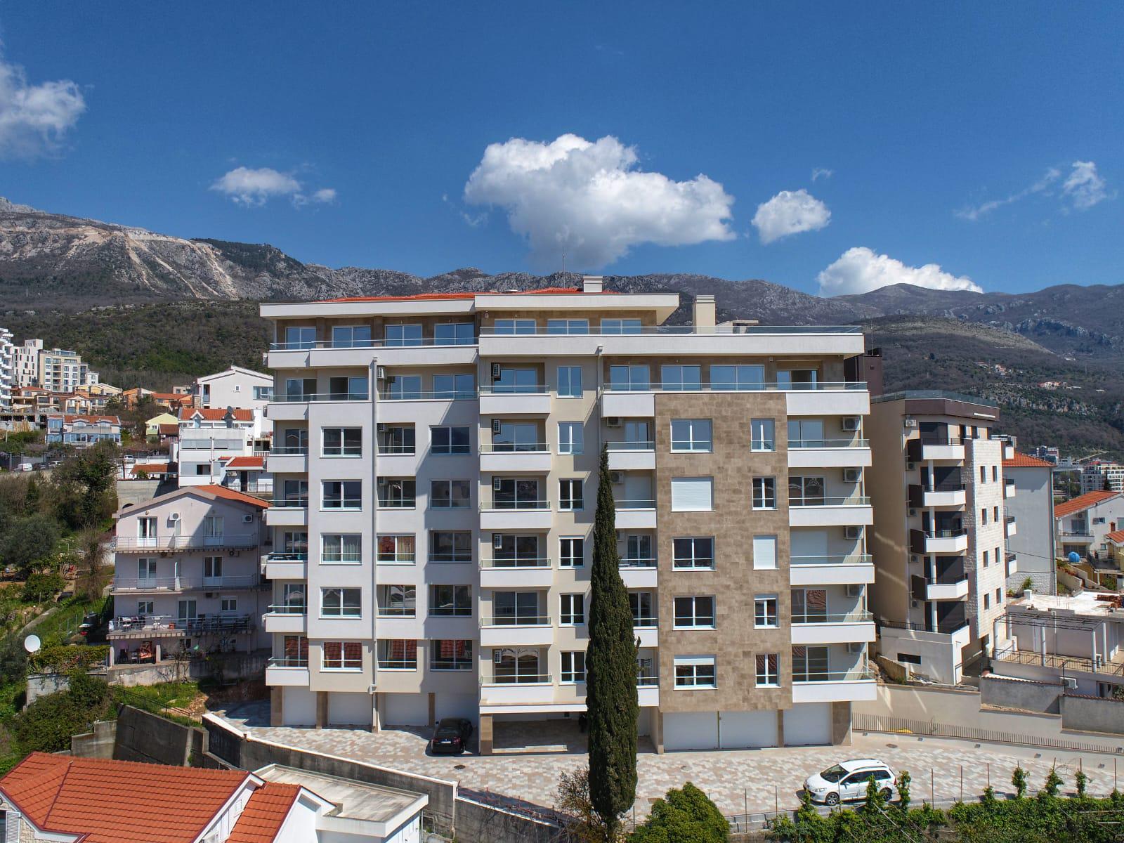 Na prodaju – 3 apartmana u luksuznom kompleksu u Bečićima, S275BD